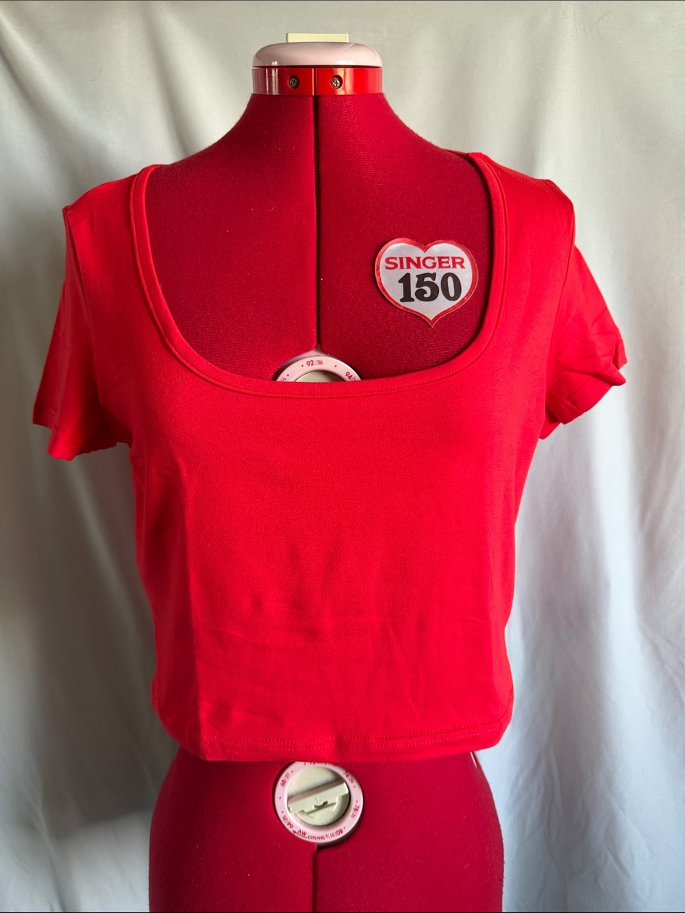 Women's Red Scoop Neck Crop Top